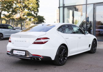 Подержанный автомобиль Genesis G70 2022 года (4 фото)