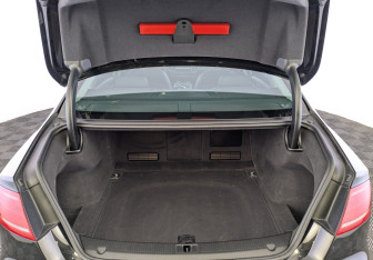 Подержанный автомобиль Audi A8 2013 года (10 фото)