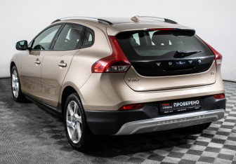 Подержанный автомобиль Volvo V40 Hatchback 2013 года (7 фото)