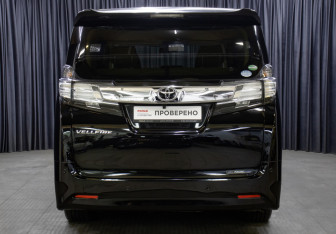 Подержанный автомобиль Toyota Vellfire 2016 года (6 фото)