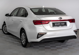 Подержанный автомобиль Kia Cerato Sedan 2020 года (7 фото)