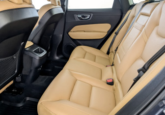 Подержанный автомобиль Volvo XC60 2019 года (12 фото)