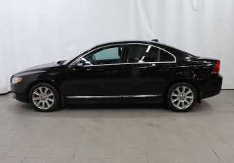 Подержанный автомобиль Volvo S80 2011 года (8 фото)