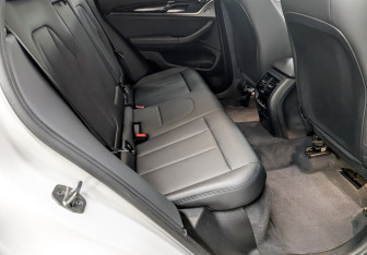 Подержанный автомобиль BMW X3 2021 года (12 фото)