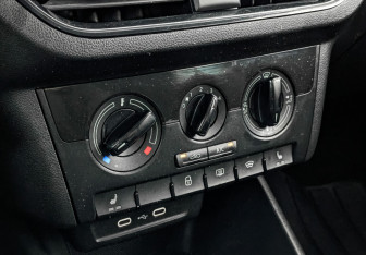 Подержанный автомобиль Skoda Rapid Liftback 2021 года (21 фото)