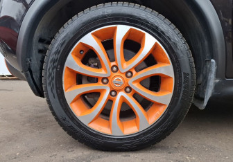 Подержанный автомобиль Nissan Juke 2013 года (9 фото)