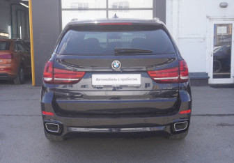 Подержанный автомобиль BMW X5 2018 года (6 фото)
