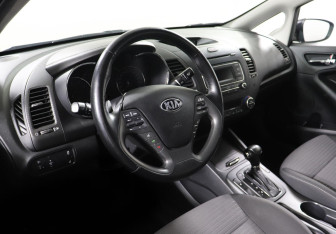 Подержанный автомобиль Kia Cerato Sedan 2014 года (8 фото)