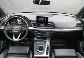 Подержанный автомобиль Audi Q5 2019 года (11 фото)