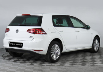 Подержанный автомобиль Volkswagen Golf Hatchback 2014 года (3 фото)