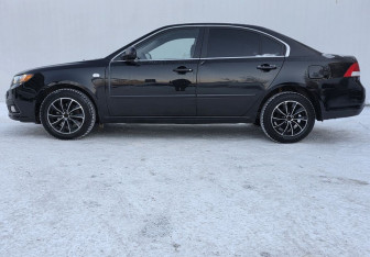 Подержанный автомобиль Kia Magentis 2010 года (8 фото)