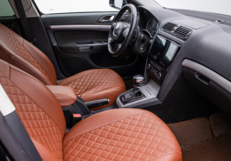 Подержанный автомобиль Skoda Octavia Liftback 2013 года (9 фото)