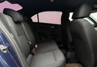 Подержанный автомобиль Skoda Rapid Liftback 2016 года (11 фото)