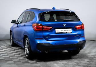Подержанный автомобиль BMW X1 2018 года (7 фото)