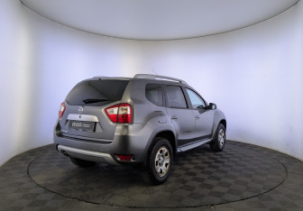 Подержанный автомобиль Nissan Terrano 2017 года (5 фото)
