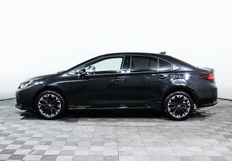 Подержанный автомобиль Toyota Corolla Sedan 2021 года (3 фото)