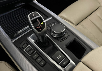 Подержанный автомобиль BMW X5 2017 года (16 фото)