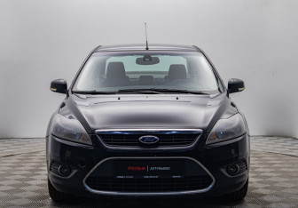 Подержанный автомобиль Ford Focus Sedan 2008 года (8 фото)