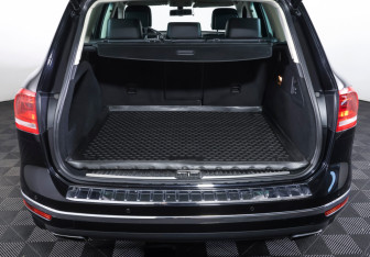Подержанный автомобиль Volkswagen Touareg 2016 года (9 фото)