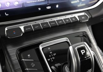 Подержанный автомобиль Geely Atlas Pro 2023 года (16 фото)