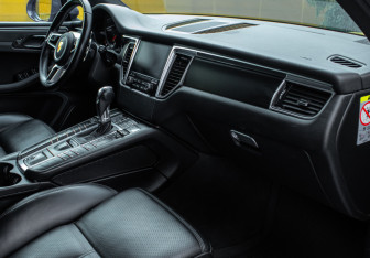 Подержанный автомобиль Porsche Macan 2018 года (7 фото)