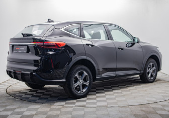 Подержанный автомобиль Haval F7 2024 года (5 фото)