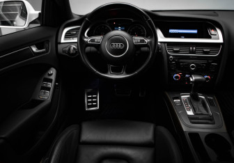 Подержанный автомобиль Audi A4 Sedan 2015 года (9 фото)