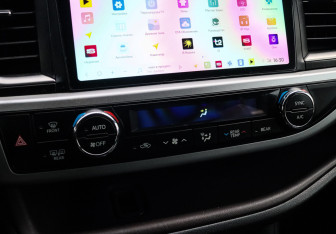 Подержанный автомобиль Toyota Highlander 2014 года (24 фото)