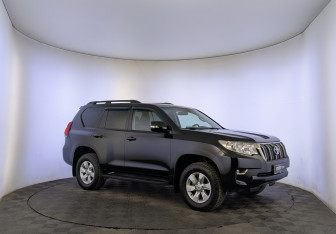 Подержанный автомобиль Toyota Land Cruiser Prado 2021 года (3 фото)