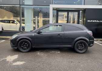 Подержанный автомобиль Opel Astra Hatchback 2011 года (8 фото)