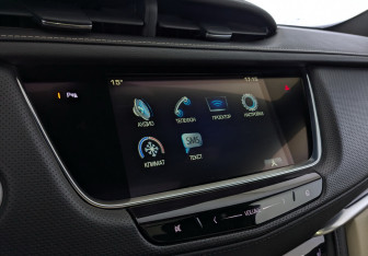 Подержанный автомобиль Cadillac XT5 2016 года (27 фото)