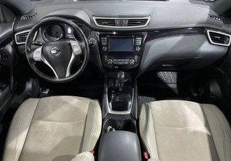 Подержанный автомобиль Nissan Qashqai 2016 года (10 фото)