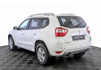 Подержанный автомобиль Nissan Terrano 2021 года (7 фото)