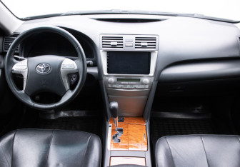 Подержанный автомобиль Toyota Camry Sedan 2011 года (13 фото)
