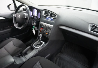 Подержанный автомобиль Citroen C4 Sedan 2016 года (10 фото)