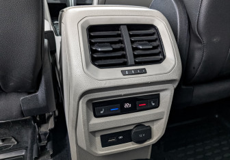 Подержанный автомобиль Volkswagen Tiguan 2018 года (28 фото)