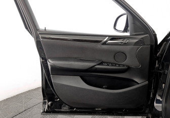 Подержанный автомобиль BMW X4 2016 года (19 фото)