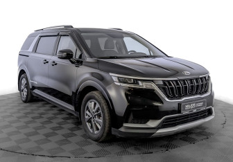 Подержанный автомобиль Kia Carnival 2021 года (3 фото)
