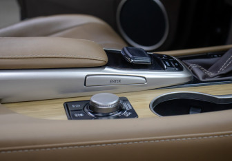 Подержанный автомобиль Lexus RX 2017 года (11 фото)