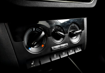 Подержанный автомобиль Skoda Rapid Liftback 2021 года (25 фото)