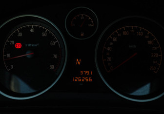 Подержанный автомобиль Opel Astra Hatchback 2011 года (16 фото)