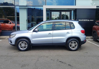 Подержанный автомобиль Volkswagen Tiguan 2013 года (8 фото)