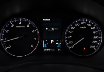 Подержанный автомобиль Mitsubishi Outlander 2016 года (16 фото)