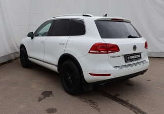 Подержанный автомобиль Volkswagen Touareg 2013 года (6 фото)