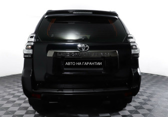 Подержанный автомобиль Toyota Land Cruiser Prado 2020 года (6 фото)
