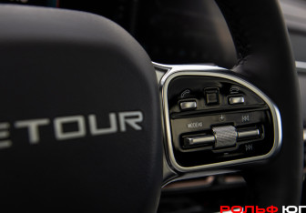 Подержанный автомобиль Jetour X70 2025 года (10 фото)