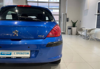 Подержанный автомобиль Peugeot 308 Hatchback 2010 года (8 фото)