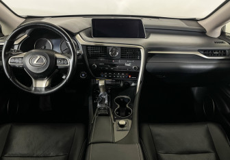Подержанный автомобиль Lexus RX 2018 года (12 фото)