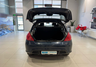 Подержанный автомобиль Peugeot 308 Hatchback 2012 года (9 фото)
