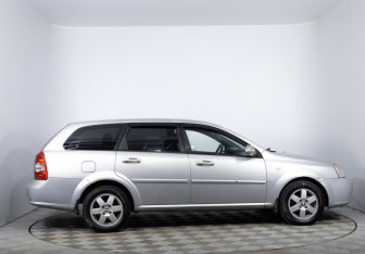Подержанный автомобиль Chevrolet Lacetti Wagon 2006 года (4 фото)